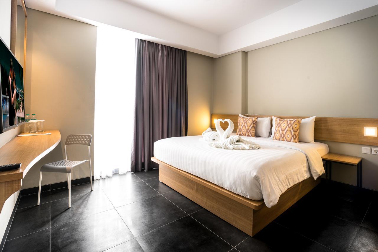 Maple Hotel Grogol Yakarta Exterior foto