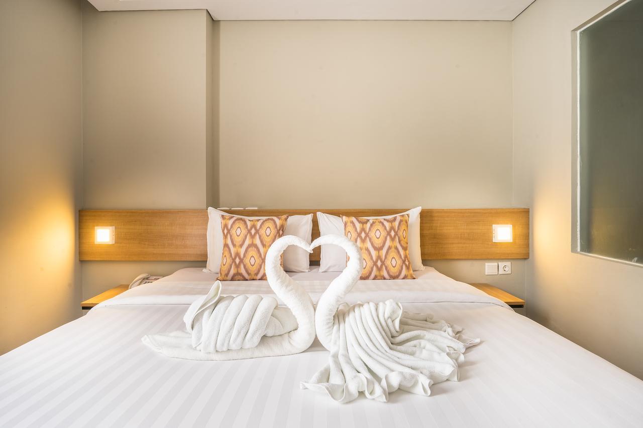 Maple Hotel Grogol Yakarta Exterior foto