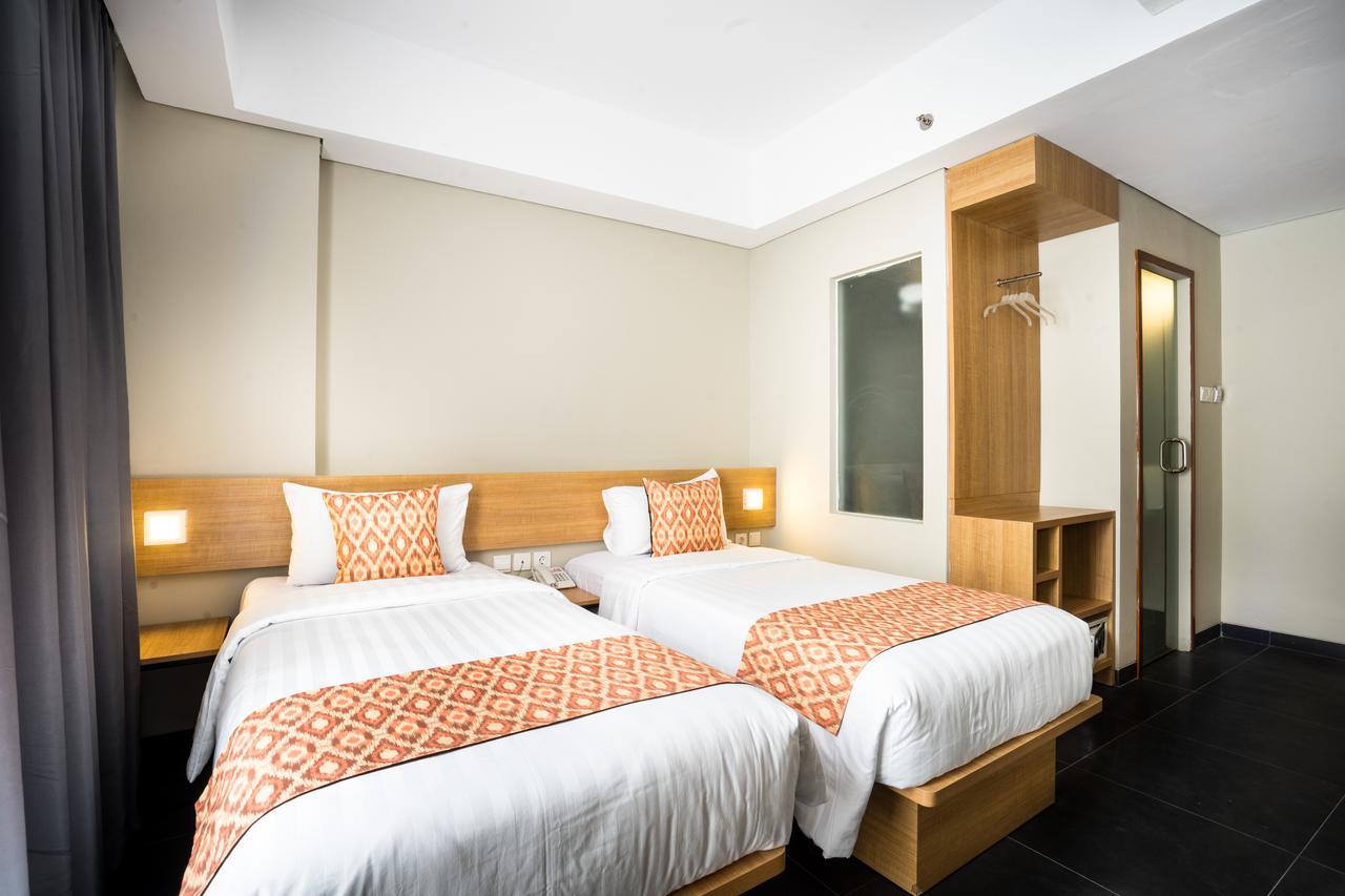 Maple Hotel Grogol Yakarta Exterior foto