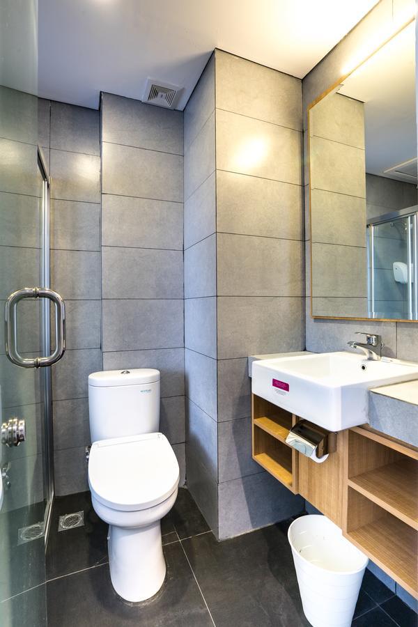 Maple Hotel Grogol Yakarta Exterior foto