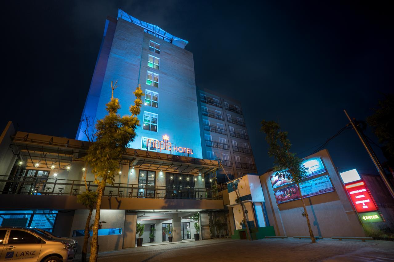 Maple Hotel Grogol Yakarta Exterior foto